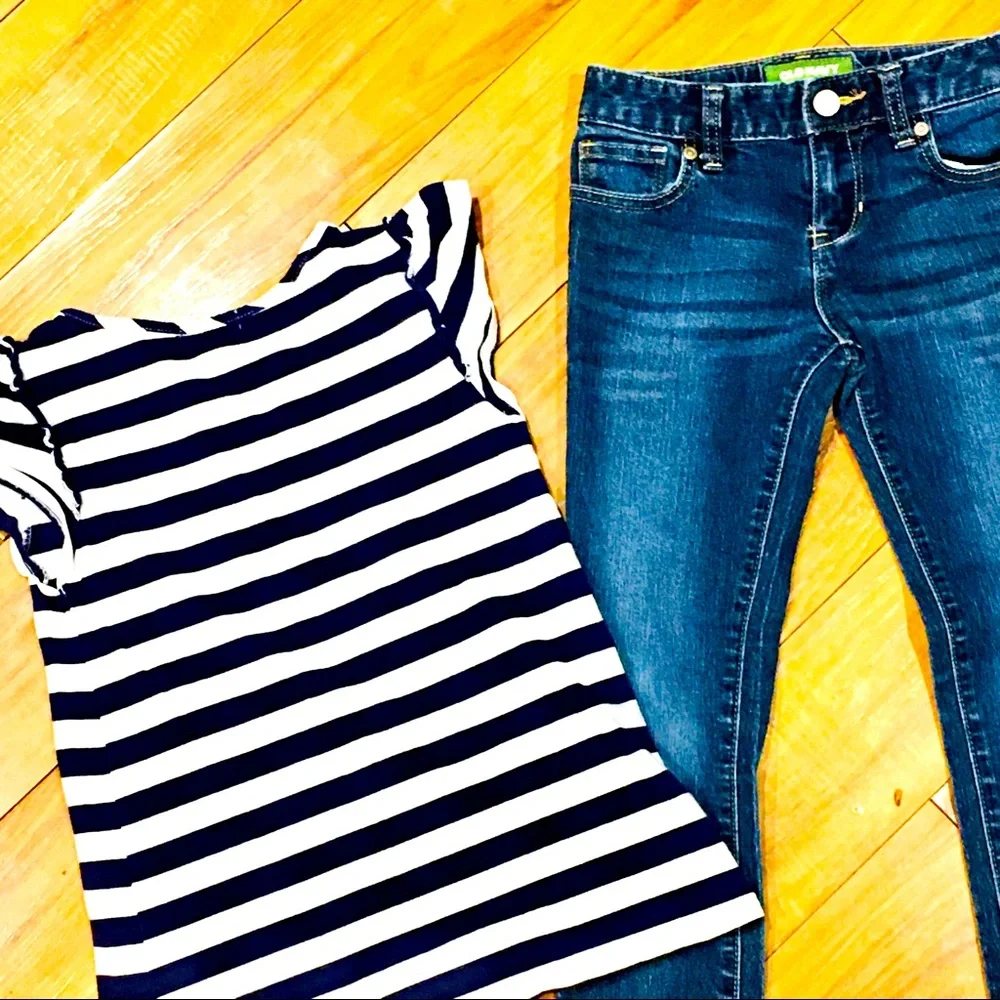 Girl school outfits — skinny denim jeans and Gap striped tee shirt top -…